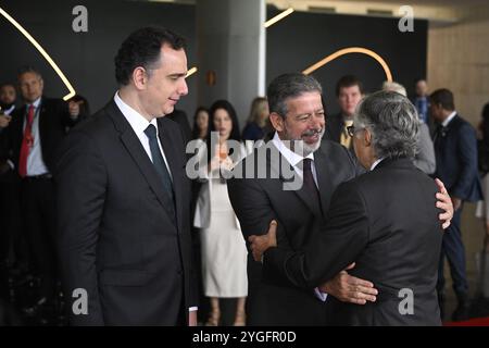 DF - BRASILIA - 11/07/2024 - BRASILIA, P20 CÉRÉMONIE D'OUVERTURE - le Président du Sénat fédéral, Rodrigo Pacheco, accompagné du Président de la Chambre des députés, Arthur Lira, lors de la cérémonie officielle du 10ème Sommet des Présidents parlementaires du P20, organisé par la Chambre des députés du Brésil sous le thème &#x201c;Un monde équitable et une planète durable&#x201d;, le 7 novembre à Brasilia. Photo : Mateus Bonomi/AGIF (photo Mateus Bonomi/AGIF/SIPA USA) Banque D'Images