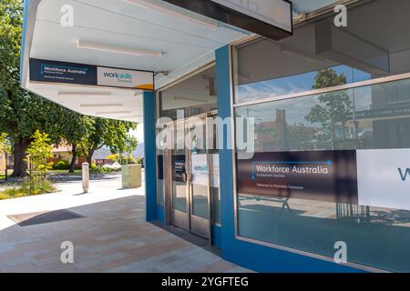 New Norfolk, Tasmanie, Australie - décembre 26 2022 : New Norfolk High Street Town Center avec un bureau Workforce australia Banque D'Images