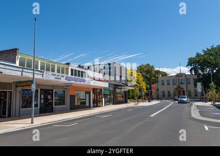 New Norfolk, Tasmanie, Australie - décembre 26 2022 : centre-ville de New Norfolk avec magasins de détail sur la route principale Banque D'Images