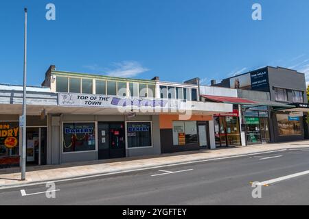 New Norfolk, Tasmanie, Australie - décembre 26 2022 : centre-ville de New Norfolk avec magasins de détail sur la route principale Banque D'Images