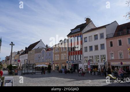 Straubing, Allemagne - 12 octobre 2024 - la Theresienplatz dans le centre-ville Banque D'Images