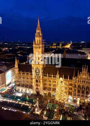 Image aérienne de Munich avec Marché de Noël, de l'Allemagne. Banque D'Images