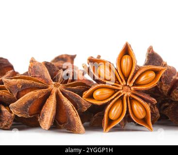 Étoile d'anis sur fond blanc Banque D'Images