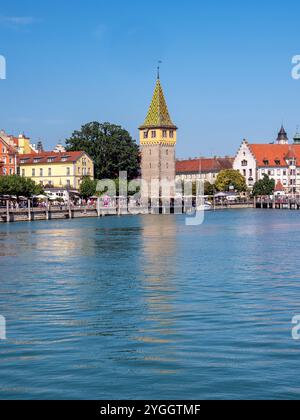 Port avec tour d'homme à Lindau sur le lac de Constance, Souabe, Bavière, Allemagne, Europe Banque D'Images