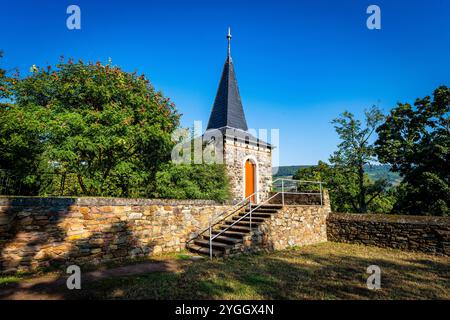 Château de Klopp près de Bingen am Rhein, château perché sur une colline avec une architecture néo-gothique historique bien conservée, classé au patrimoine mondial de l'UNESCO dans la vallée du Haut-Rhin moyen Banque D'Images