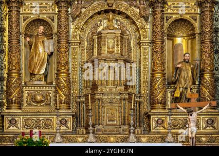 Funchal, l'Igreja de São João Evangelista do Colégio sur la Praça do Município, est l'église jésuite de l'école jésuite locale. Son saint patron est préparé Banque D'Images