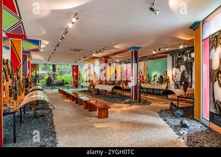 Funchal, Art contemporain africain dans le jardin tropical du Monte Palace Banque D'Images