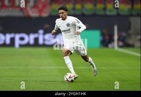 Francfort-sur-le-main, Allemagne. 07 novembre 2024. 07.11.2024, Fussball UEFA Europa League, Eintracht Frankfurt - SK Slavia Prag, emonline, emspor, v.l., Omar Marmoush (Eintracht Frankfurt) LES RÈGLEMENTS DFL/DFB INTERDISENT TOUTE UTILISATION DE PHOTOGRAPHIES COMME SÉQUENCES D'IMAGES ET/OU QUASI-VIDÉO. Crédit xdcx : dpa/Alamy Live News Banque D'Images