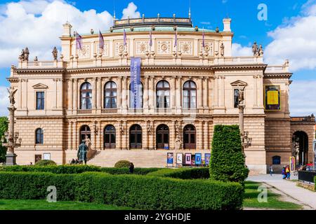 Le Rudolfinum est une salle de concert, conçue dans le style néo-renaissance et située sur la place Jan Palach. Prague, République tchèque, Europe Banque D'Images