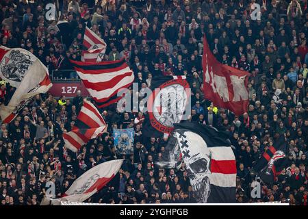 AMSTERDAM, 07-11-2024, JohanCruyff Arena, saison 2024/2025, UEFA Europa League match entre Ajax et Maccabi tel Aviv FC, fans de Ajax crédit : Pro Shots/Alamy Live News Banque D'Images