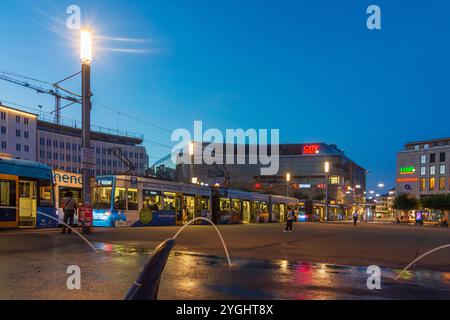 Kassel, Square Königsplatz, fontaine dans le nord de la Hesse, Hesse, Allemagne Banque D'Images