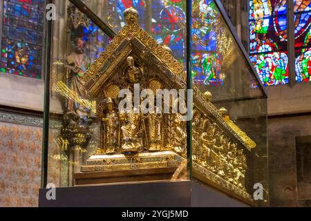 Aix-la-Chapelle, Cathédrale d'Aix-la-Chapelle, Octagon, Karlsschrein (Sanctuaire de Charlemagne) en Rhénanie-du-Nord-Westphalie, Allemagne Banque D'Images