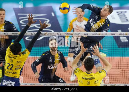 Lorenzo Cortesia de Rana Verona lors du match entre Rana Verona et Valsa Group Modena, saison régulière du champion italien de volleyball SuperLega Banque D'Images