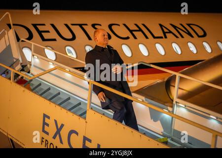 Budapest, Hongrie. 07 novembre 2024. Le chancelier allemand Olaf Scholz arrive à l'aéroport international de Budapest pour assister à la réunion de la Communauté politique européenne et à la réunion informelle du Conseil européen. Crédit : Kay Nietfeld/dpa/Alamy Live News Banque D'Images