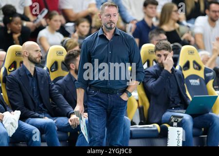 Alberto Giuliani entraîneur-chef de Valsa Group Modena lors du match entre Rana Verona et Valsa Group Modena, saison régulière de la SuperLega italienne Banque D'Images