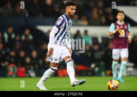 Mason Holgate de West Bromwich Albion passe la balle lors du match du Sky Bet Championship West Bromwich Albion vs Burnley aux Hawthorns, West Bromwich, Royaume-Uni, le 7 novembre 2024 (photo de Gareth Evans/News images) Banque D'Images