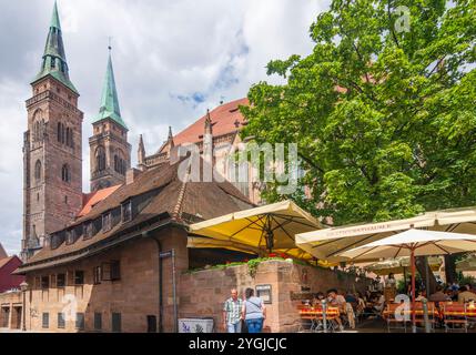 Nürnberg, Nuremberg, église préparée Sebald, bratwurst restaurant Bratwursthäusle in Mittelfranken, moyenne Franconie, Bavière, Allemagne Banque D'Images