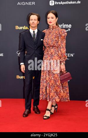 Tom Schilling mit Ehefrau Annie Mosebach BEI der 76. Bambi-Verleihung 2024 in den Bavaria Filmstudios. München, 07.11.2024 *** Tom Schilling avec sa femme Annie Mosebach aux Bambi Awards 76 2024 aux Bavaria Filmstudios Munich, 07 11 2024 Foto:xs.xSpöttelx/xFuturexImagex bambi2024 0059 Banque D'Images