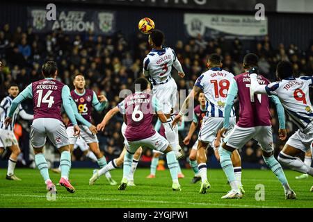 7 novembre 2024 : les Hawthorns, West Bromwich, West Midlands, Angleterre ; EFL Championship Football, West Bromwich Albion contre Burnley ; Mason Holgate de West Bromwich Albion remporte une tête Banque D'Images