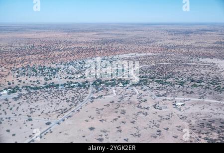 26 octobre 2024, Vanzylsrus, Cap Nord Kalahari, Afrique du Sud : Vanzylsrus, dans la région du Kalahari du Cap Nord où 3 suricates sont transportées en vue de leur réhabilitation à Solidearth Meerkat Rehab and Rescue. (Crédit image : © Willem de Lange/ZUMA Press Wire) USAGE ÉDITORIAL SEULEMENT! Non destiné à UN USAGE commercial ! Banque D'Images