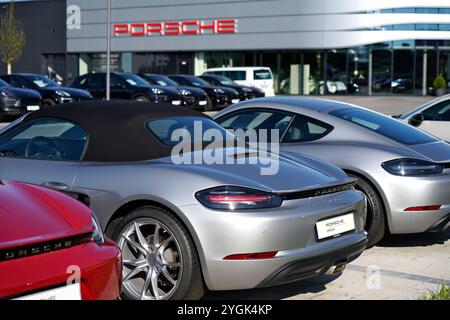 Allemagne, Bavière, Altötting, Porsche Center, bâtiment, extérieur, voiture de sport Porsche Banque D'Images