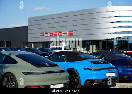 Allemagne, Bavière, Altötting, Porsche Center, bâtiment, extérieur, voiture de sport Porsche Banque D'Images