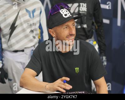 Antonio Cairoli, alias Tony, rencontre les fans et signe des autographes à l’EICMA, la 81e édition du salon de la moto. Banque D'Images