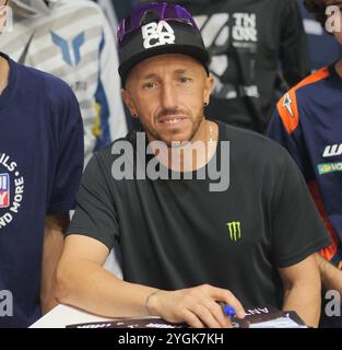 Antonio Cairoli, alias Tony, rencontre les fans et signe des autographes à l’EICMA, la 81e édition du salon de la moto. Banque D'Images