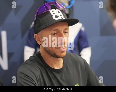 Antonio Cairoli, alias Tony, rencontre les fans et signe des autographes à l’EICMA, la 81e édition du salon de la moto. Banque D'Images