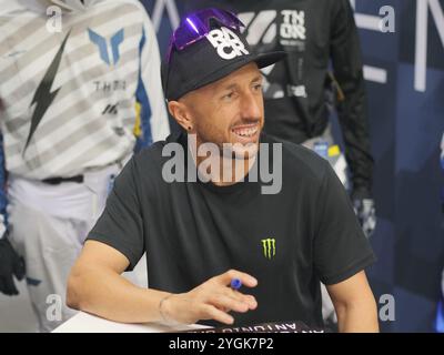 Antonio Cairoli, alias Tony, rencontre les fans et signe des autographes à l’EICMA, la 81e édition du salon de la moto. Banque D'Images