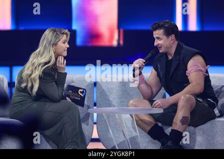 Moderatorin Beatrice Egli CHF und Saenger Andreas Gabalier - Aufzeichnung ARD Show Die Beatrice Egli Show im Studio Berlin Adlershof à Berlin - Sendétermin 31.10.2024 *** présentatrice Beatrice Egli CHF et chanteuse Andreas Gabalier enregistrement ARD Show The Beatrice Egli Show at Studio Berlin Adlershof à Berlin date de diffusion 31 10 2024 Banque D'Images