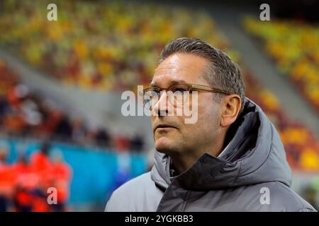 Bucarest, Roumanie. 7 novembre 2024. Thomas Thomasberg, l'entraîneur du Midtjylland, regarde avant un match de l'UEFA Europa League entre la FCSB et le Midtjylland à Bucarest, Roumanie, le 7 novembre 2024. Crédit : Cristian Cristel/Xinhua/Alamy Live News Banque D'Images