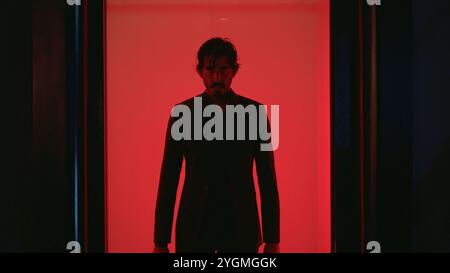 DEV PATEL dans MONKEY MAN (2024), réalisé par DEV PATEL. Crédit : Thunder Road Pictures / album Banque D'Images
