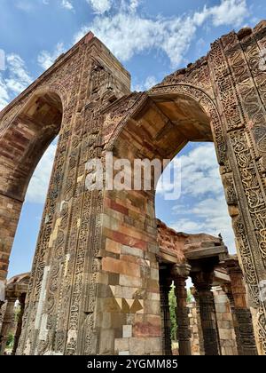 Qutub minar , site du patrimoine mondial de l'UNESCO du 12ème siècle , Delhi , inde Banque D'Images