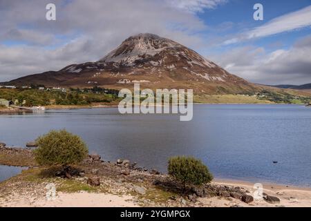 Mount Errigal et Dunlewy Lough, comté de Donegal, République d'Irlande Banque D'Images