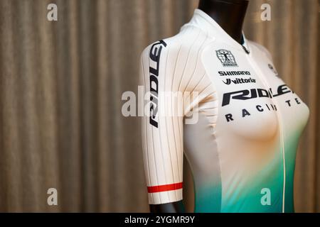 Anvers, Belgique. 08 novembre 2024. Un maillot de Ridley a représenté une conférence de presse de l'équipe de cyclocross Ridley Racing Team, à Anvers, le vendredi 08 novembre 2024. BELGA PHOTO WARD VANDAEL crédit : Belga News Agency/Alamy Live News Banque D'Images