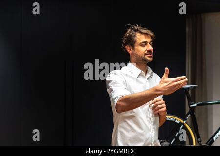 Anvers, Belgique. 08 novembre 2024. Frank Symons photographié lors d'une conférence de presse de l'équipe de cyclocross Ridley Racing Team, à Anvers, le vendredi 08 novembre 2024. BELGA PHOTO WARD VANDAEL crédit : Belga News Agency/Alamy Live News Banque D'Images