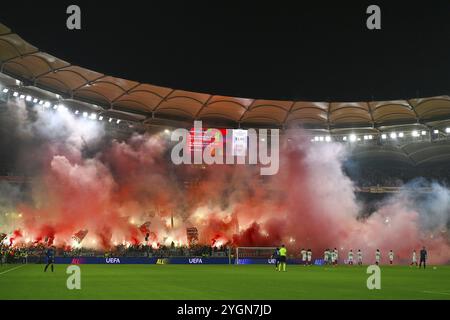 Bengalos, pyrotechnie, pyrotechnie, feux d'artifice, Cannstatter Kurve, fan block, atmosphérique, menaçant, Ligue des champions, MHPArena, MHP Arena Stuttgart, Bade Banque D'Images