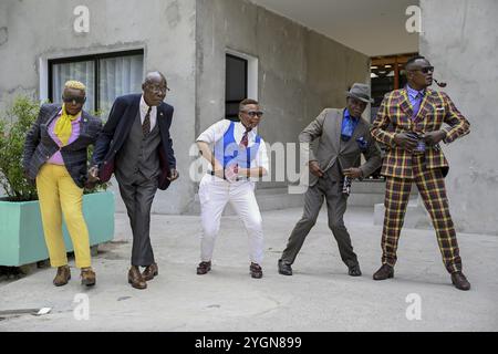 Sapeurs, membres de la Société des Ambianceurs et des personnes elegantes (SAPE), société des artistes et des personnes élégantes, Brazzaville, Republ Banque D'Images