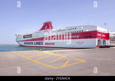 Héraklion, Grèce, 27 avril 2019 : port de l'île de Crète et ferry à grande vitesse Minoan Lines, Europe Banque D'Images