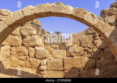 Intérieur du château du désert de Qasr Al Hallabat en Jordanie Banque D'Images