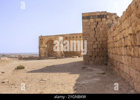 Extérieur du château du désert de Qasr Al Hallabat en Jordanie Banque D'Images