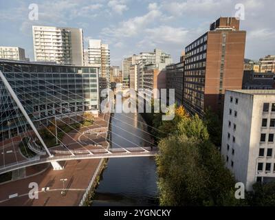 Lowry Hotel et Trinity Bridge sur la rivière Irwell, Manchester, Angleterre Banque D'Images