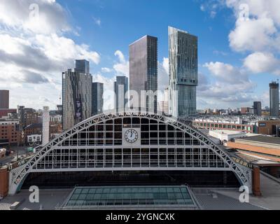 Manchester Central Convention Centre et Deansgate Towers, Angleterre Banque D'Images