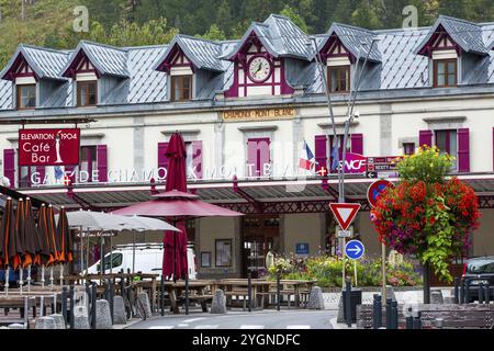 Chamonix Mont-Blanc, France, 4 octobre 2019 : gare ferroviaire au centre de la célèbre station de ski des Alpes françaises, en Europe Banque D'Images