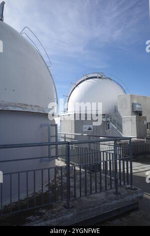 Pic du midi, France - 2 novembre 2024 : vue sur les Pyrénées françaises depuis l'Observatoire du pic du midi Banque D'Images