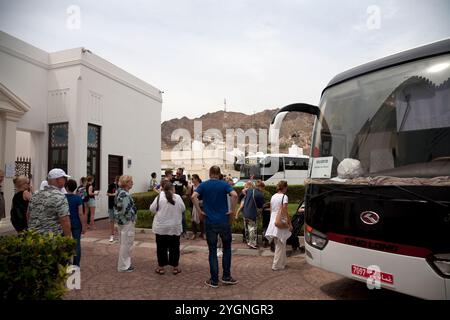 touristes au musée bait al zubair vieux muscat oman moyen-orient Banque D'Images