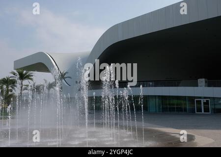 Centre national des arts de Kaohsiung (Weiwuying) à côté du parc métropolitain de Weiwuying dans le district de Fengshan Banque D'Images