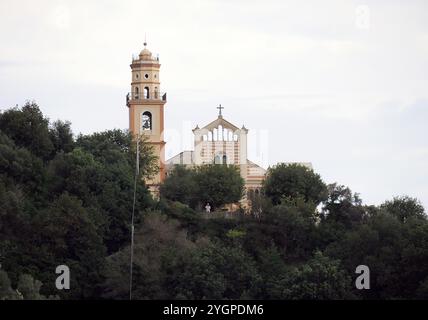 Chiesa di San Pancrazio martire, église, Conca dei Marini, Conga R'e Marine, côte amalfitaine, province de Salerne, péninsule de Sorrente, Italie, Europe Banque D'Images