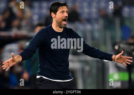 Vitor Bruno, entraîneur-chef du FC Porto, réagit lors du match de football de la Ligue Europa entre le SS Lazio et le FC Porto au stade Olimpico à Rome (Italie), le 7 novembre 2024. Banque D'Images